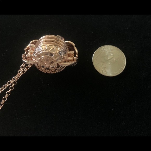 Rose Gold Angel Wings Photo Ball, Locket. Holds 4 Photos. New - Picture 2 of 7